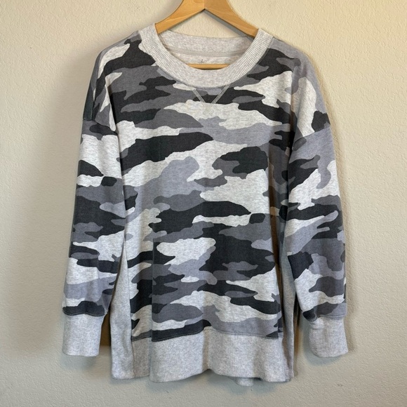 Aerie Gray Toned Camouflage Print Comfy and Soft Oversized Pullover Sweater Top - Picture 2 of 12